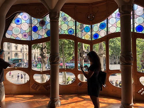  Antoni Gaudí, Casa Batlló, Barcelona, interior of second floor (Piano Nobile or “Noble Floor”) main suite.