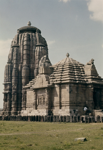 India, Raja Rani Temple, Bhuvaneshvara, ca. 1000 CE. 