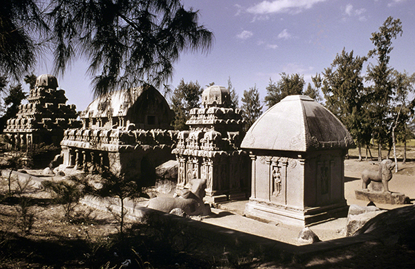 India, Rock-cut temples at Mahamallapuram: Draupadi, Arjuna, Bhima and Dharmaraja, early 600s CE.