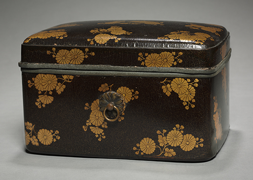 Japan, Kamakura Period, Box with chrysanthemum decoration, 1300–1333. 