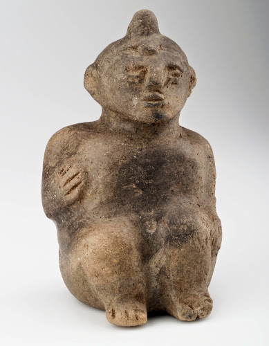  North American Indian, Mississippian, Seated Prisoner effigy vessel, ca. 900–1400 CE.