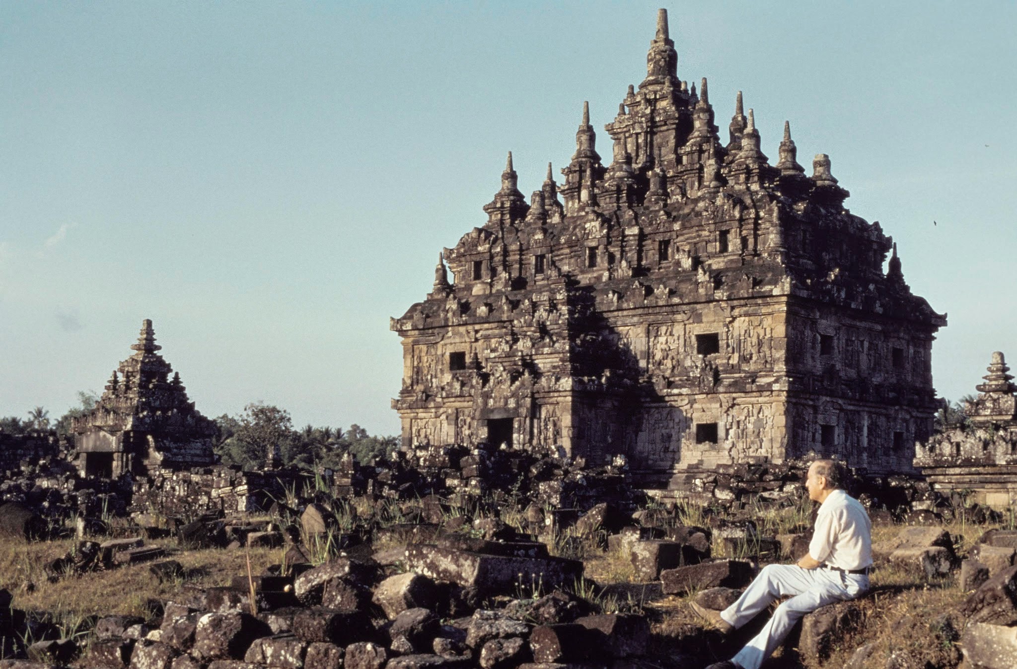 Java, Candi Plaosan, ca. 830–850 CE, Prambanan Plain, near Yogyakarta. 
