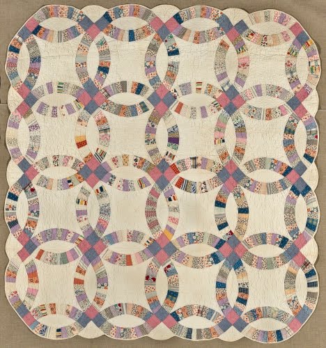 United States, Double Wedding Ring Quilt, ca. 1930. 