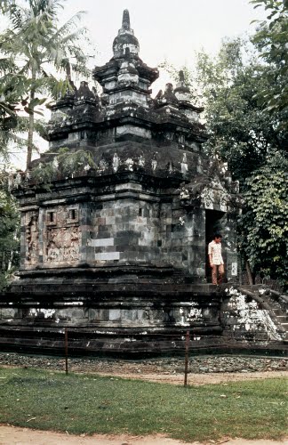 Prambanan Java, Pawon Temple, ca. 778–800s CE. 