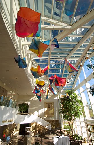 Sam Gilliam, The Illustrious Kites Made in Boxing Styles, 2004. 
