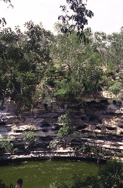 Mexico, Sacred Cenote, Chichén Itzá. Photo © Davis Art Images, Photo: John Rosenthal. (8S-28835)