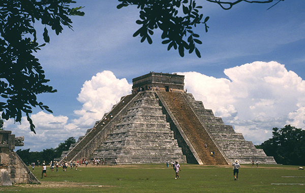Mexico, Pyramid of Kukulcán (the god Quetzalcoatl in Aztec), from the northeast, Chichén Itzá, 600s–900s CE. Image © 2020 Davis Art Images (8S-28814)