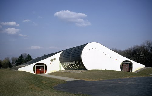  Noel Schaffer (active 1970s, US), Medical and Dental Building, Allentown, PA, 1971.