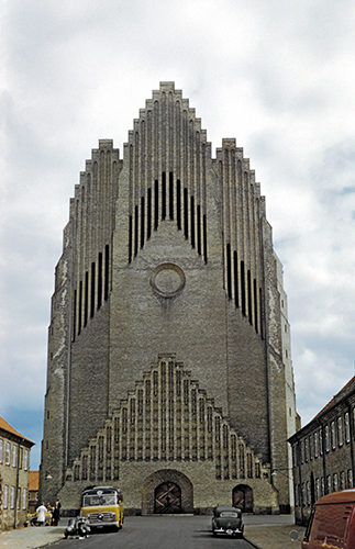 Peder Vilhelm Jensen-Klint (1853–1930, Denmark) and Kaare Klint (1888–1954, Denmark), Grundtvigs Church, west façade, Bispeljerg district, Copenhagen, Denmark, 1921–1940. 