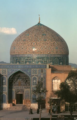 Shaykh Bahai (1547–1621, Ottoman Syria/Iran), Mosque of Shaykh Lutfallah, Isfahan, Iran, 1601–1617.