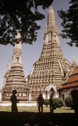  Thailand, Wat Arun, begun 1842. 